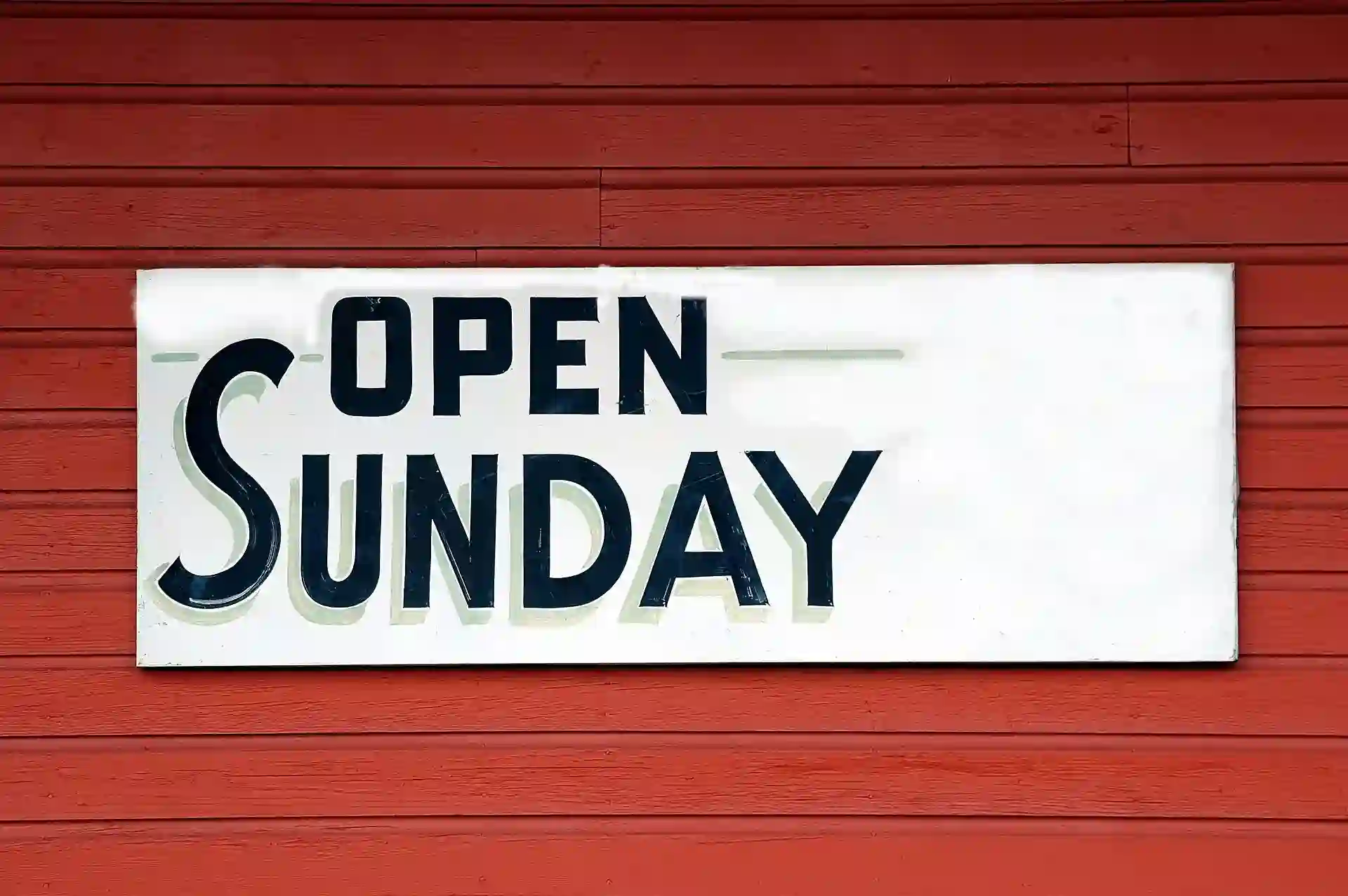 admiral opening hours sunday